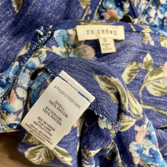 En Creme Women's Blue Floral Keyhole Halter Neck Faux-Wrap Blouse Top Size Small - Picture 8 of 8